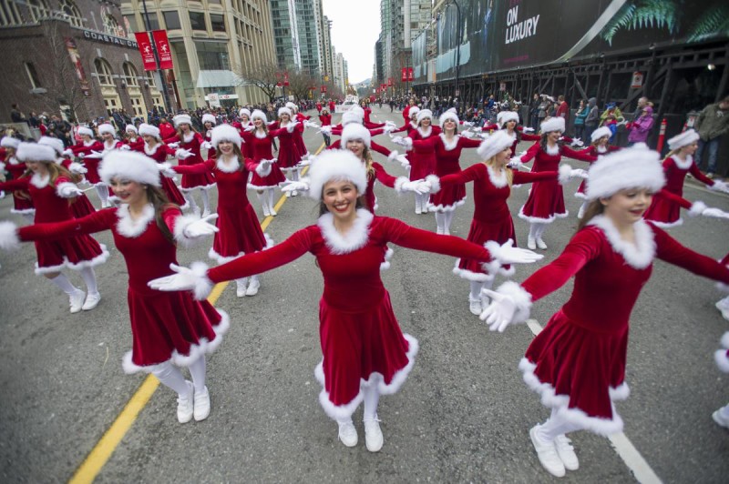 VANCOUVER, BC - DECEMBER 1, 2013, - Vanleena Dance Academy entertains the crowd during the 10th annual Rogers Santa Claus Parade in Vancouver, BC, December 1, 2013. (Arlen Redekop / PNG staff photo) (story by reporters) 00025716B [PNG Merlin Archive]