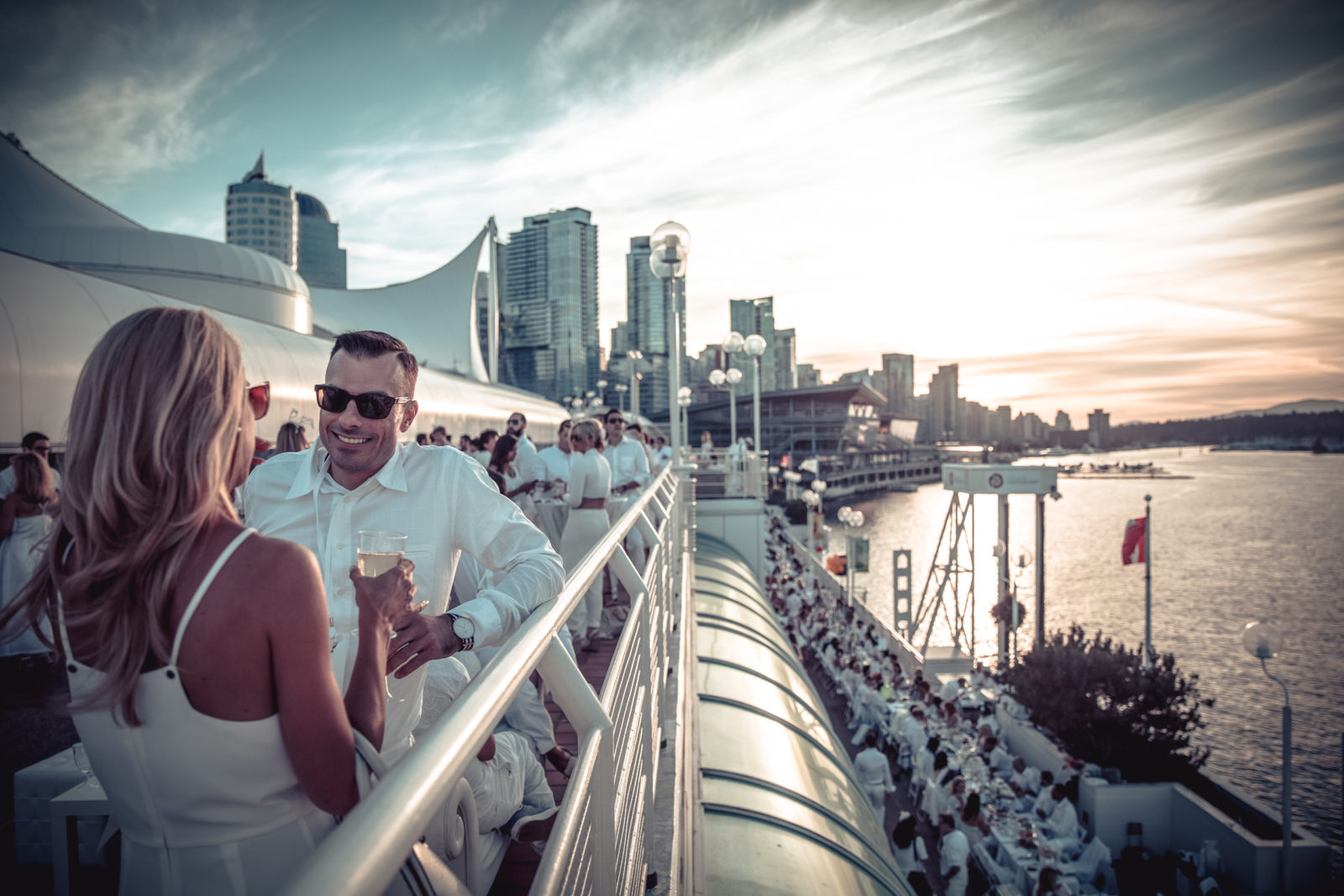 How to host a Dîner en Blanc at home. Great tips from their trusty DeB design experts in Vancouver.