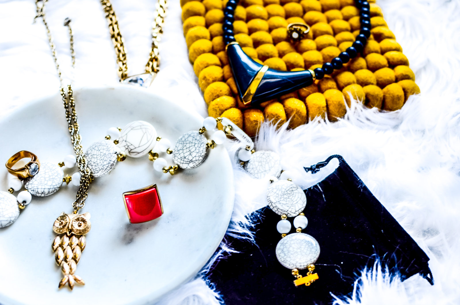 A Guide to Shopping for Vintage Jewelry