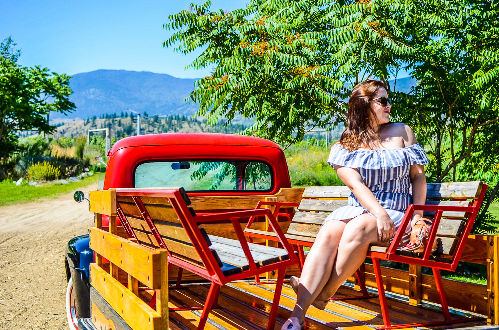 I'm sharing how to spend 3 amazing days in Osoyoos, BC. Canada's only desert, has wineries, a warm lake, great food & 100s of fruit stands.