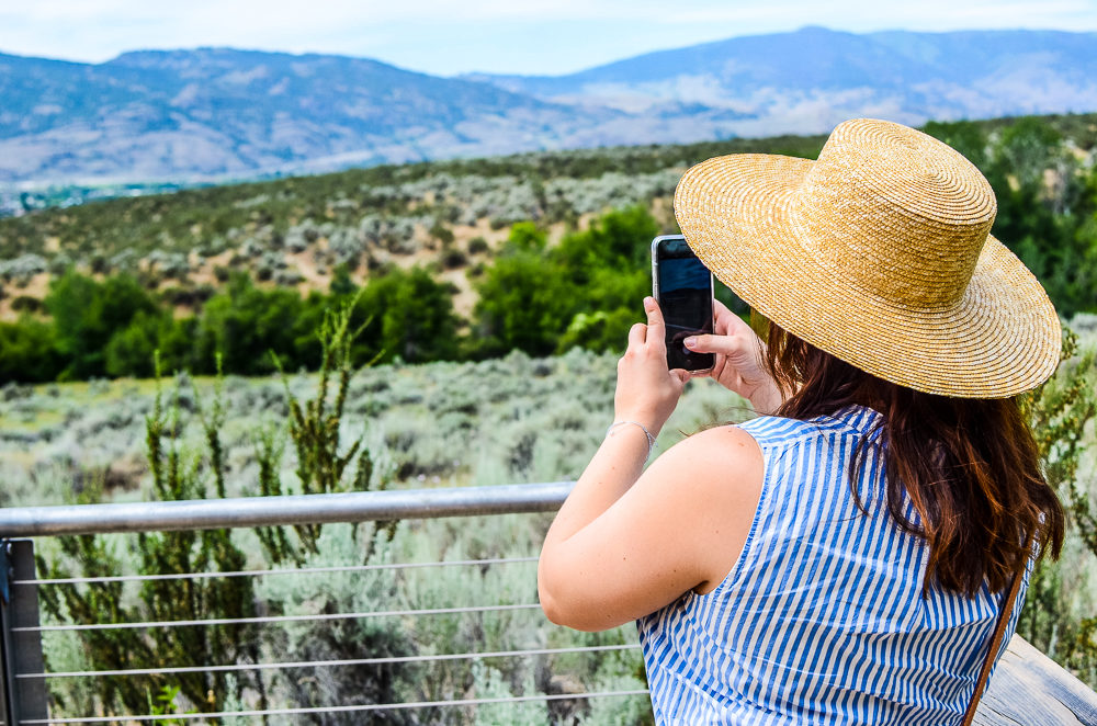 I'm sharing how to spend 3 amazing days in Osoyoos, BC. Canada's only desert, has wineries, a warm lake, great food & 100s of fruit stands.