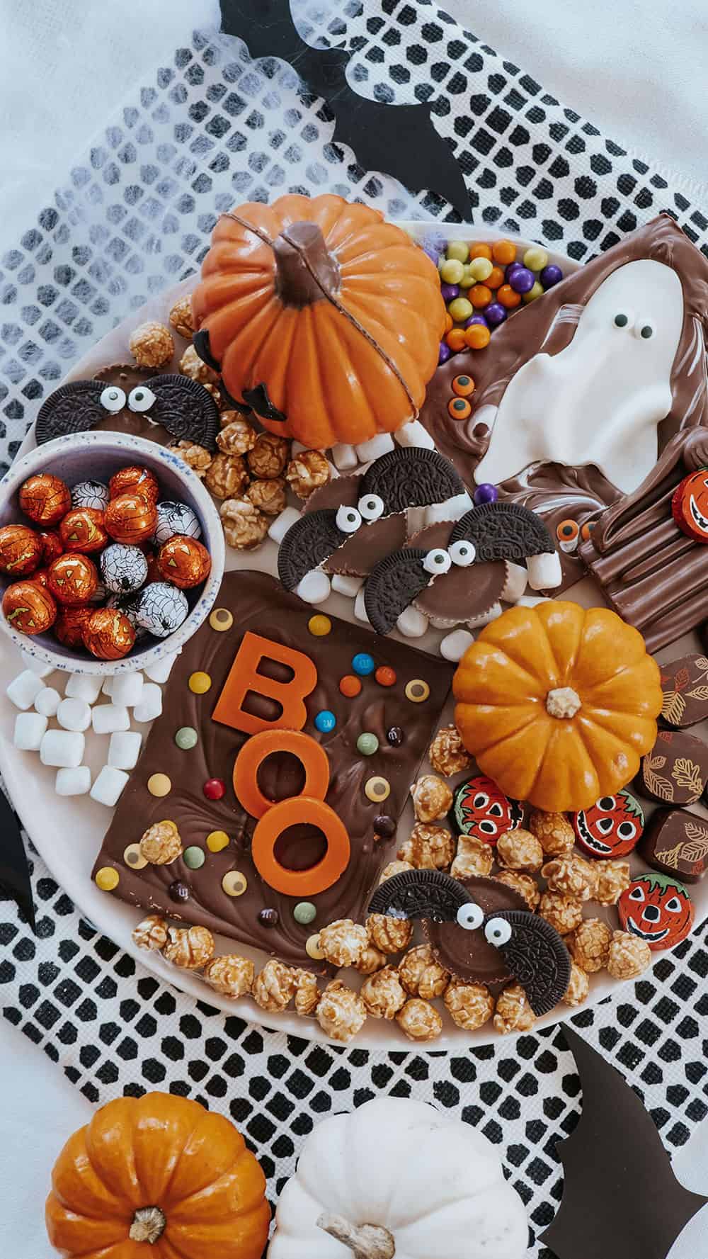3 Tips For Making a Halloween Treat Board