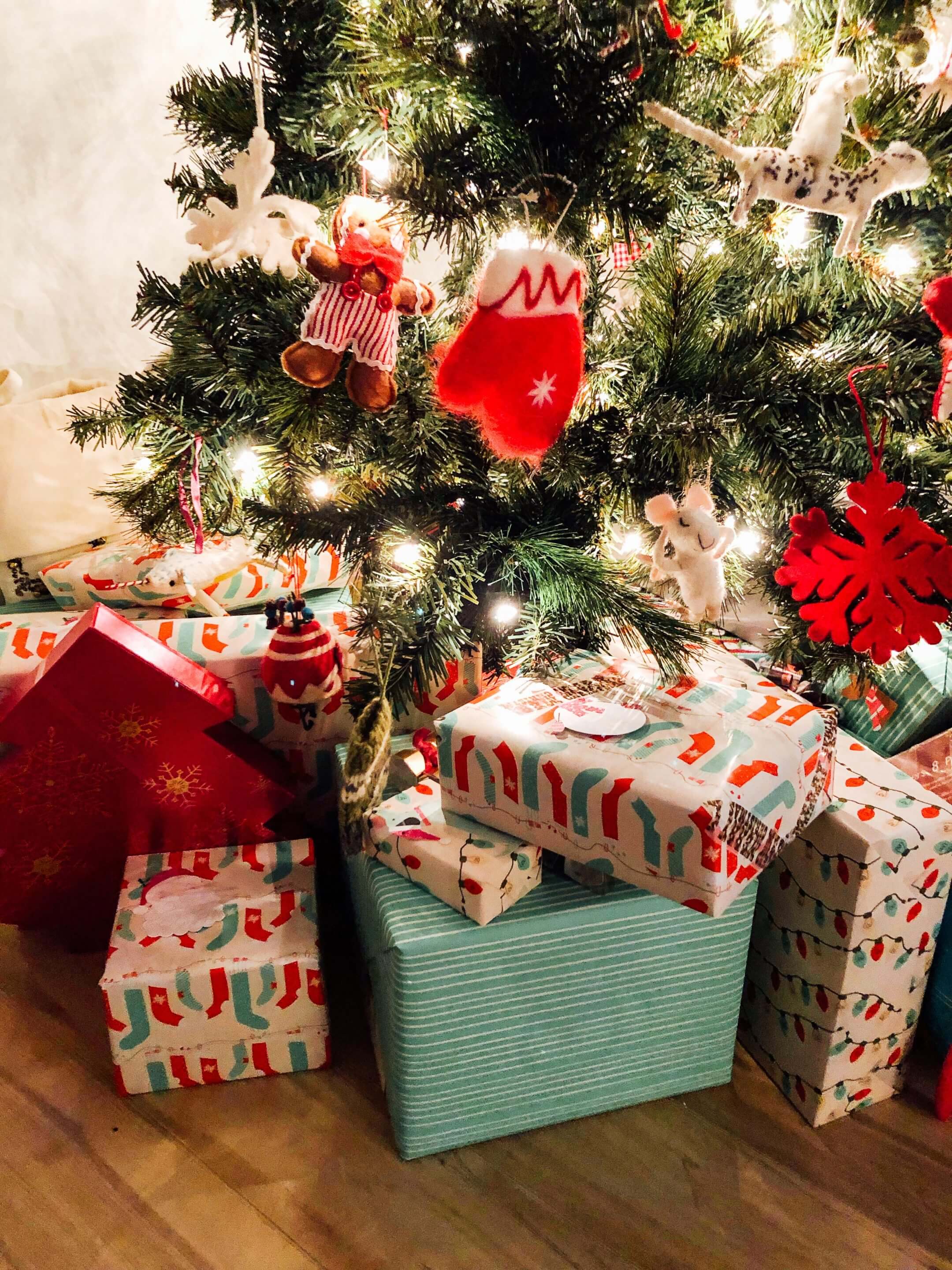 Christmas Tree with wrapped gifts