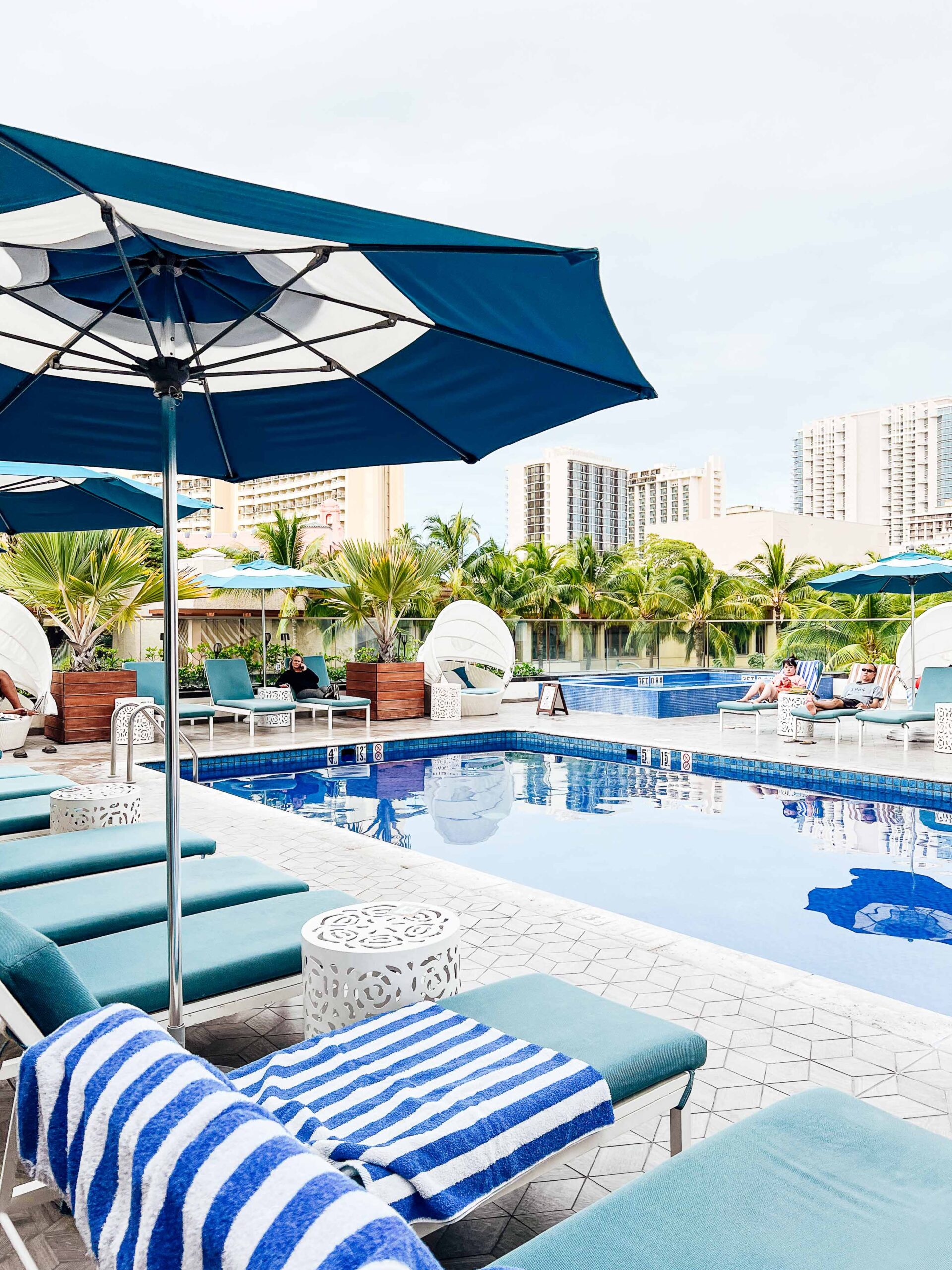 outrigger waikiki beachcomber hotel review